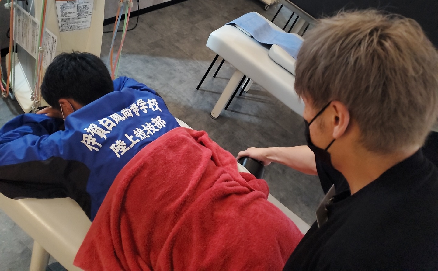 無料で骨盤矯正もしている、あやめ整骨院です!!